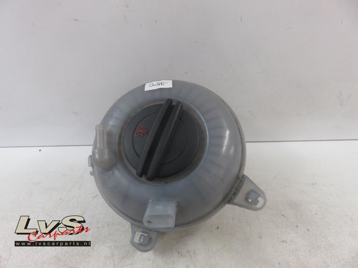 Volkswagen Golf Expansion vessel