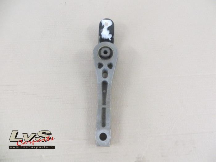 Volkswagen Caddy Engine mount