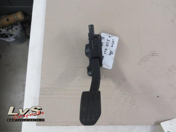 Volvo S80 Accelerator pedal