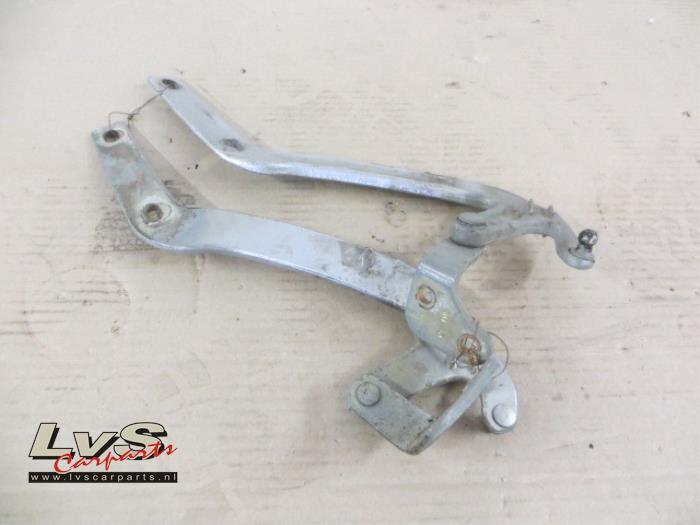 Mercedes E-Klasse Tailgate hinge