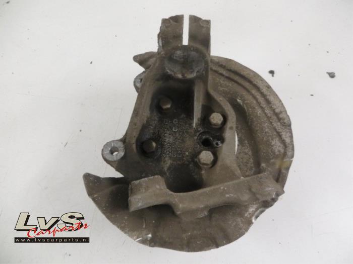 BMW 1-Serie Fusee links-achter