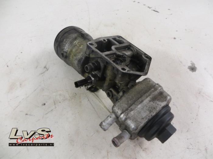 Volkswagen Passat Oil filter housing