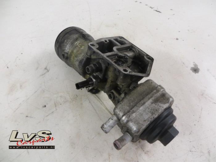 Volkswagen Passat Oil filter housing
