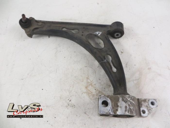 Volkswagen Touran Draagarm links-voor