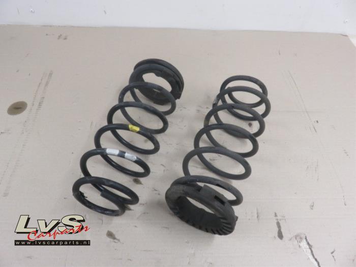 Hyundai I20 Schroefveer achter