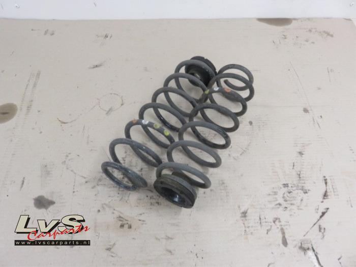 Volkswagen Polo Schroefveer achter