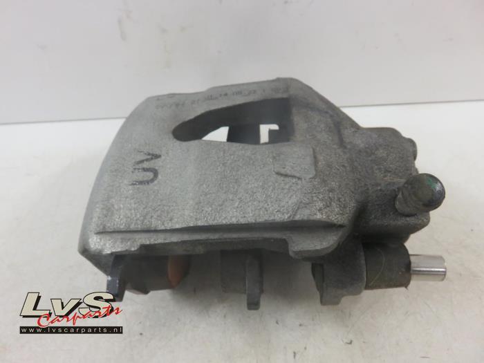 Volkswagen Polo Etrier de frein (pince) avant gauche
