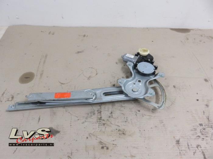 Toyota Yaris Door window motor