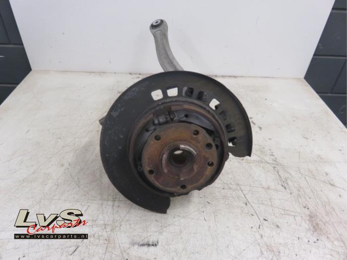 Audi Q7 Fusee rechts-achter