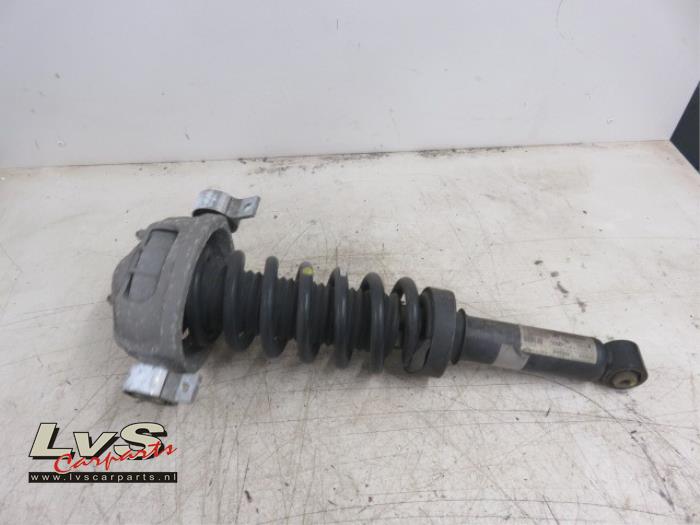 Audi Q7 Stoßdämpferstrebe rechts hinten