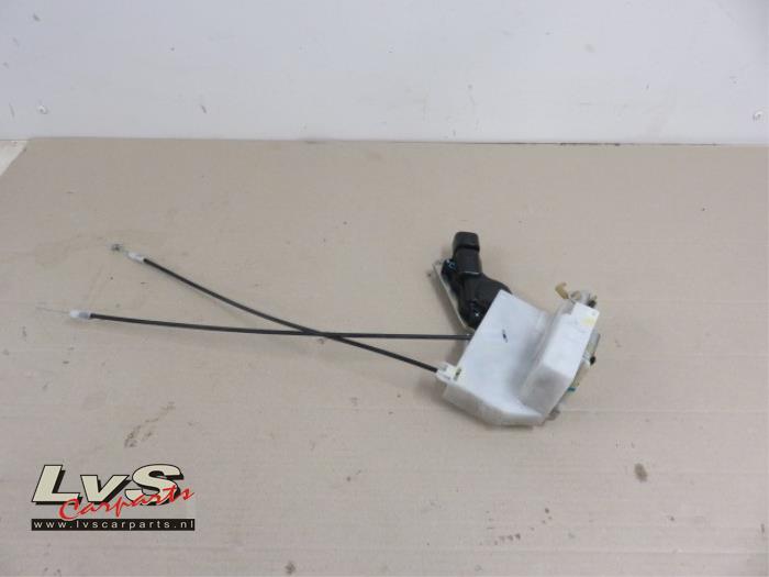 Nissan Pixo Serrure portière mécanique 4portes arrière droite