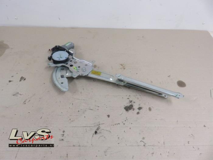 Nissan Pixo Mécanique vitre 4portes avant droite