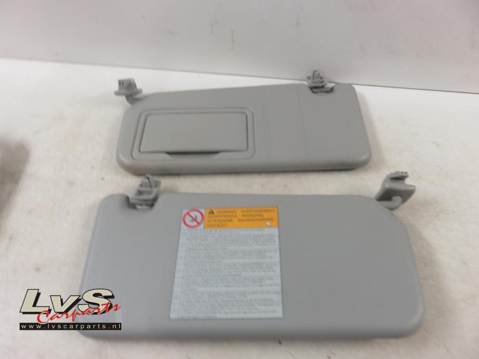 Nissan Pixo Pare-soleil