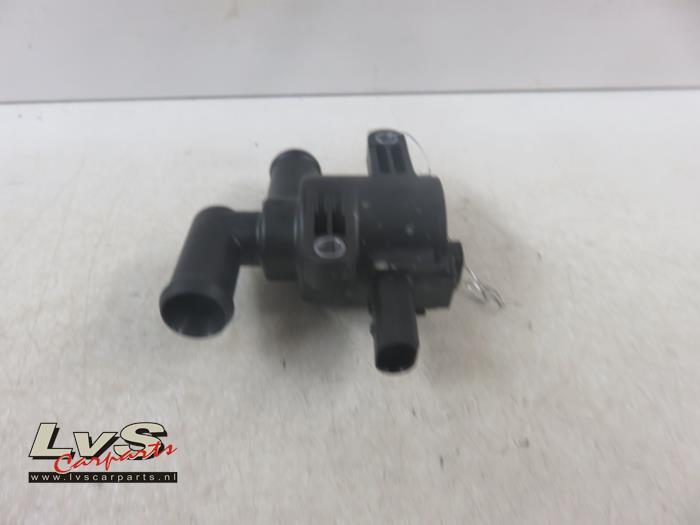 Volkswagen Golf Additional water pump