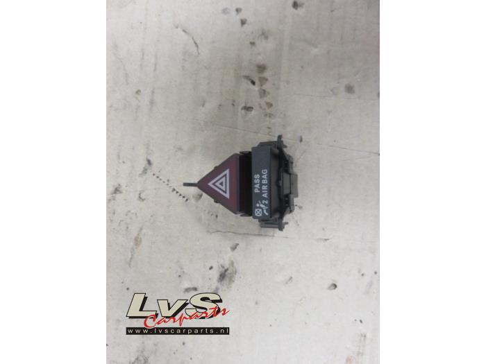 Mercedes B-Klasse Panic lighting switch