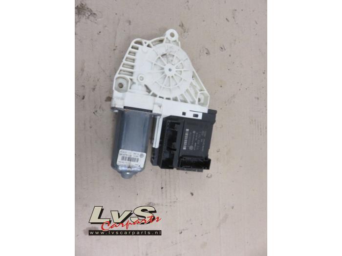 Volkswagen Passat Door window motor