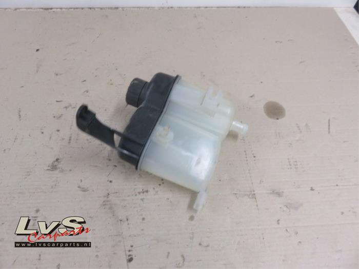 Mercedes B-Klasse Ausgleichsbehälter