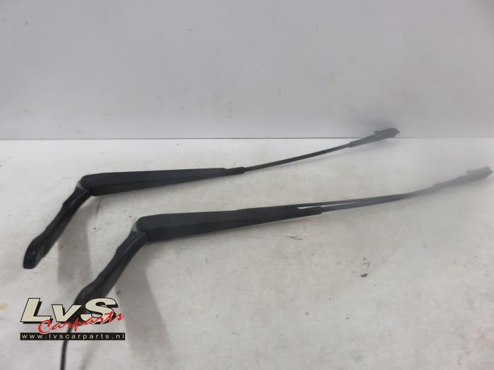 Volkswagen Crafter Front wiper arm