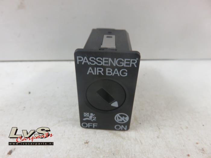 Volkswagen Golf Airbag Slot