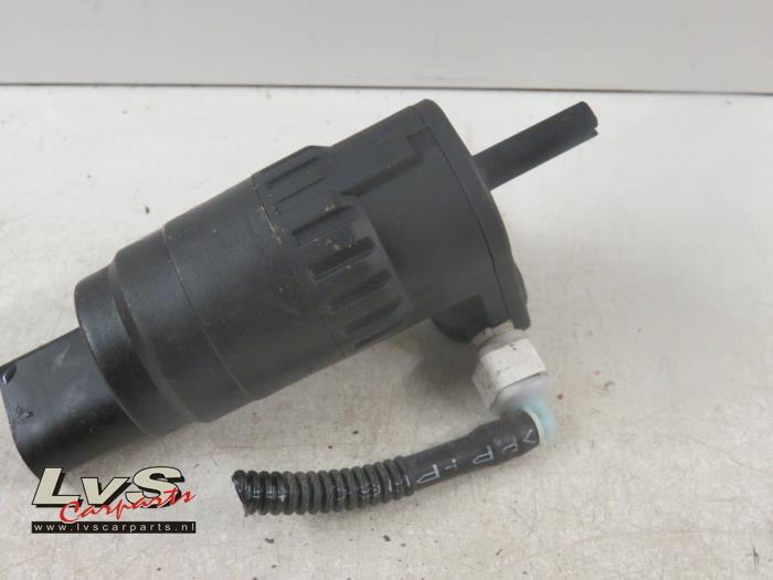Volkswagen Golf Windscreen washer pump