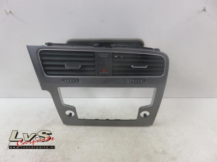 Volkswagen Golf Dashboard vent