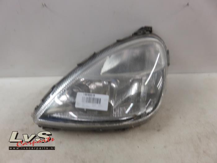 Mercedes A-Klasse Headlight, right