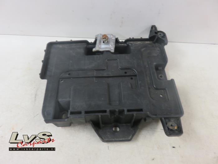 Kia Carens Batterieträger