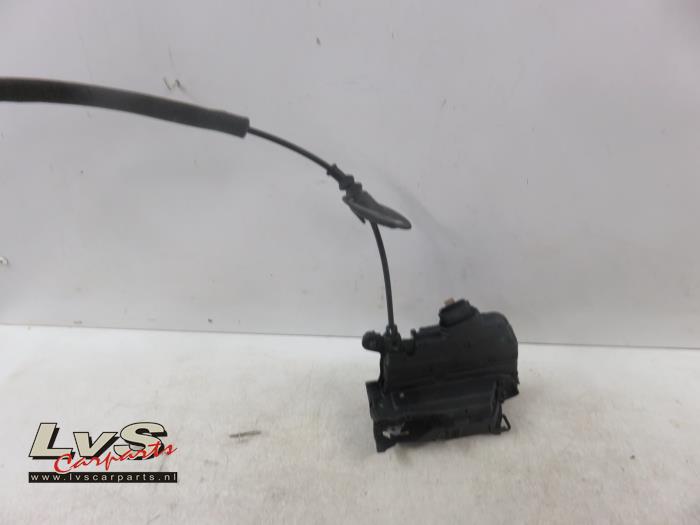 Renault Captur Rear door lock mechanism 4-door, left