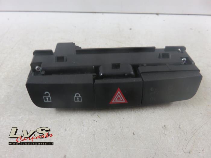 Opel Insignia Panic lighting switch