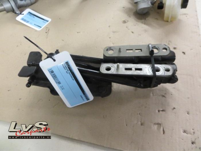 Peugeot 407 Charnière hayon