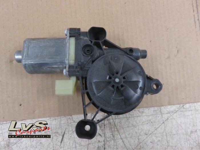 Volkswagen Tiguan Door window motor