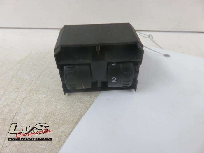 Volkswagen Touran Height control switch
