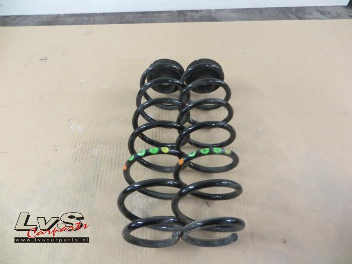 Volkswagen Polo Schroefveer achter