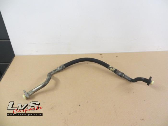 Volvo V70 Air conditioning line