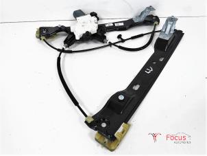 Gebruikte Ruitmechaniek 4Deurs links-voor Ford Focus 3 Prijs € 45,00 Margeregeling aangeboden door Focus Automotive