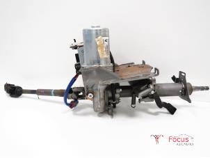 Używane Pompa wspomagania kierownicy Nissan Note (E11) 1.4 16V Cena € 60,00 Procedura marży oferowane przez Focus Automotive