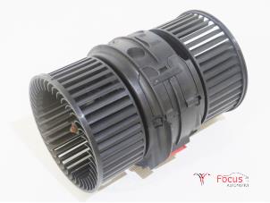 Używane Silnik wentylatora nagrzewnicy Renault Megane III Grandtour (KZ) 1.5 dCi 110 Cena € 40,00 Procedura marży oferowane przez Focus Automotive