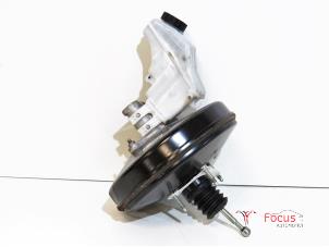Begagnade Bromsservo Opel Corsa E 1.2 16V Pris € 19,95 Marginaltabell erbjuds av Focus Automotive