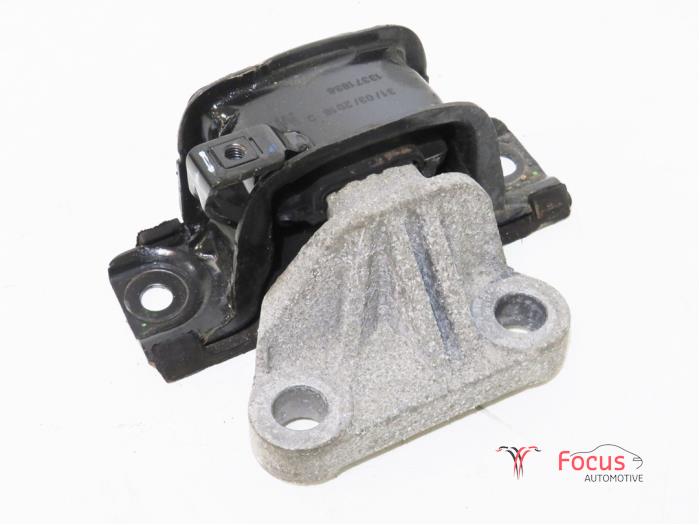 Fäste, växellåda från en Opel Corsa E 1.2 16V 2016