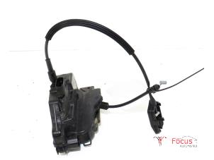 Begagnade Dörrlåsmekanism, 4-dörrars, höger fram Renault Laguna II Grandtour (KG) 1.8 16V Pris € 35,00 Marginaltabell erbjuds av Focus Automotive