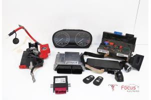 Gebruikte Kontaktslot + computer BMW 3 serie Touring (E91) 325d 24V Prijs € 350,00 Margeregeling aangeboden door Focus Automotive