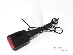 Gebruikte Veiligheidsgordel Insteek links-voor Ford Fiesta 6 (JA8) 1.0 Ti-VCT 12V 65 Van Prijs € 15,00 Margeregeling aangeboden door Focus Automotive