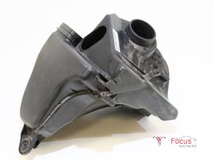 Gebruikte Luchtfilterhuis BMW 1 serie (E87/87N) 116i 1.6 16V Prijs € 24,95 Margeregeling aangeboden door Focus Automotive