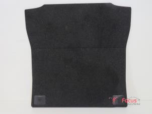 Używane Plyta podlogowa bagaznika BMW 1 serie (E87/87N) 116i 1.6 16V Cena € 30,00 Procedura marży oferowane przez Focus Automotive