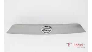 Gebruikte Handgreep Achterklep Nissan Qashqai (J11) 1.2 DIG-T 16V Prijs € 95,00 Margeregeling aangeboden door Focus Automotive