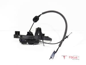 Używane Mechanizm blokady drzwi lewych wersja 2-drzwiowa Ford Fiesta 7 1.0 EcoBoost 12V 100 Cena € 50,00 Procedura marży oferowane przez Focus Automotive