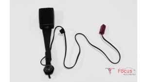 Gebruikte Veiligheidsgordel Insteek rechts-voor Ford Fiesta 6 (JA8) 1.0 SCI 12V 80 Prijs € 35,00 Margeregeling aangeboden door Focus Automotive