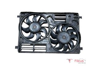 Używane Wentylator Ford Kuga II 1.5 EcoBoost 16V 150 Cena € 145,00 Procedura marży oferowane przez Focus Automotive