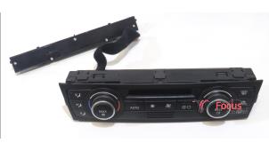 Używane Panel sterowania nagrzewnicy BMW 3 serie (E90) 318d 16V Cena € 14,95 Procedura marży oferowane przez Focus Automotive