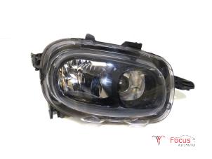 Używane Reflektor prawy Citroen C3 (SX/SW) 1.2 Vti 12V PureTech Cena € 249,99 Procedura marży oferowane przez Focus Automotive